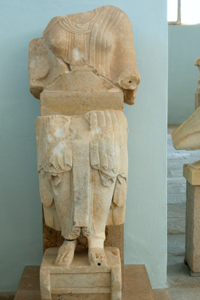 Late Archaic draped statue of Hera from Delos, a sanctuary image of the goddess in Greek cult.